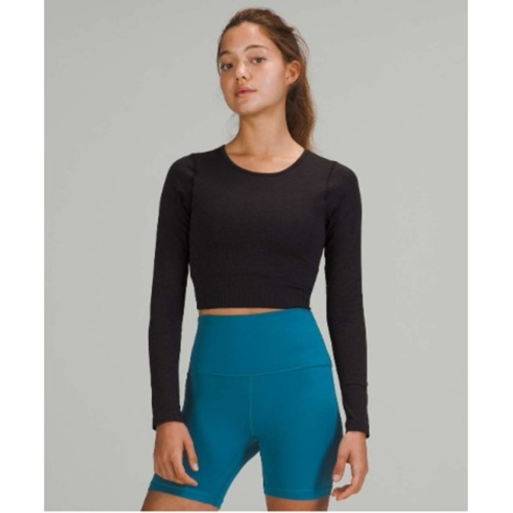 Lululemon Ebb to Street Long Sleeve Top Ribbed Cropped Black Built-in Bra‎ 6